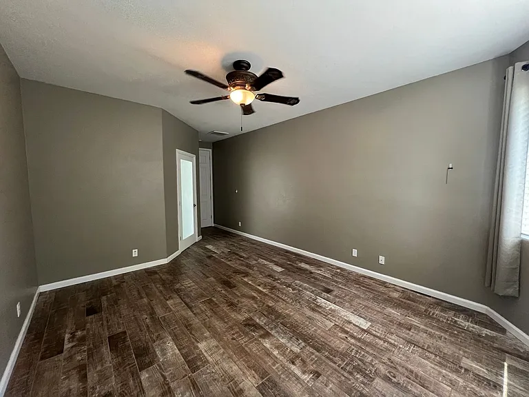 3156 N Applegate Ave — Photo 10
