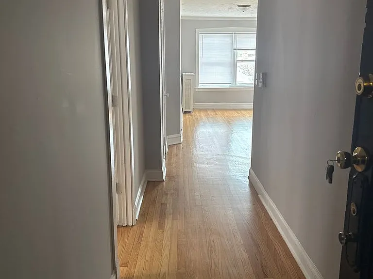 SPACIOUS 2 BEDROOM APARTMENTS AVAILABLE — Photo 23