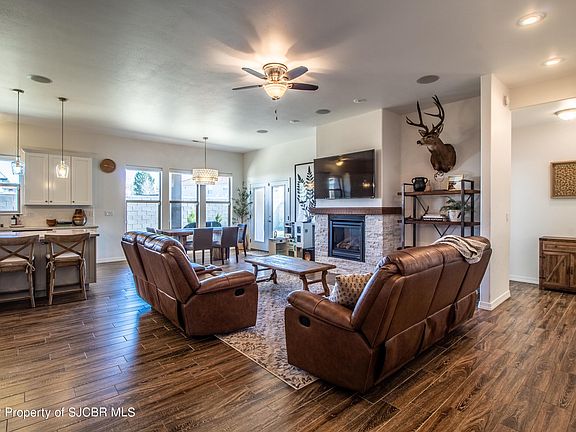 3rd image of 1112 Campana Way