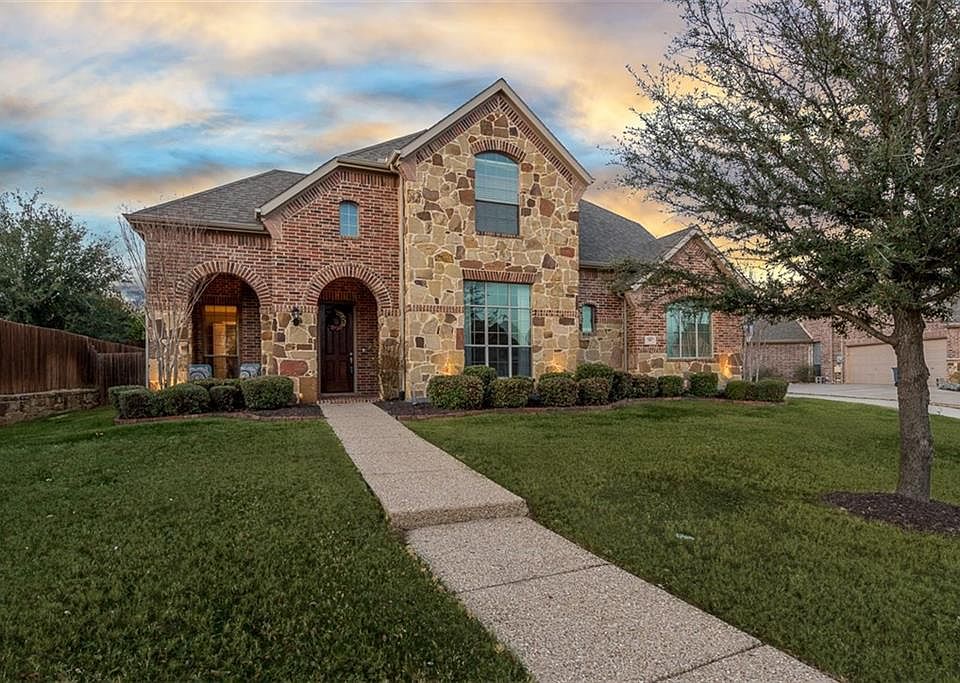 1st image of 305 Sunlight Ct