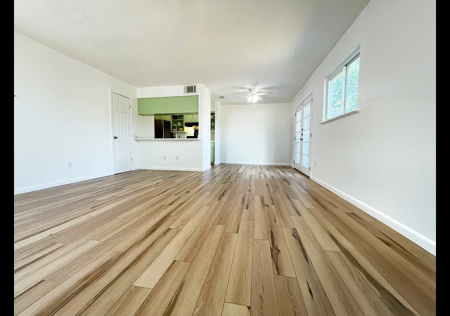 2 bed, 1.5 bath, 1032 sqft, $1,500 — Photo 2