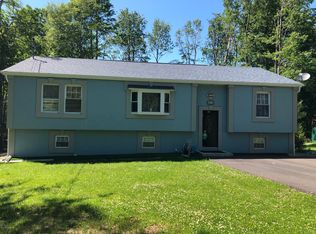 4614 Burnside Dr, Tobyhanna, PA