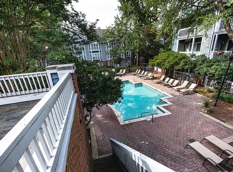 525 N Graham St — Photo 26