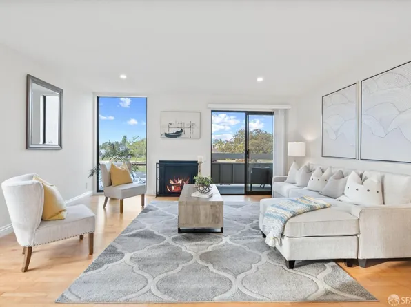 1081 Beach Park Blvd APT 212, Foster City, CA 94404