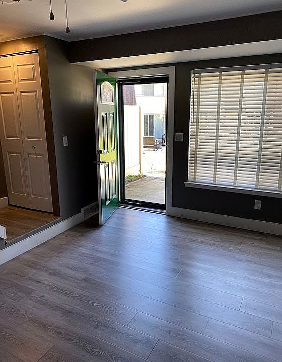 862 N Main St, Milford, MI 48381 | Zillow