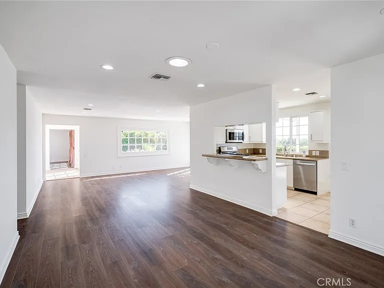 7126 Atheling Way — Photo 3