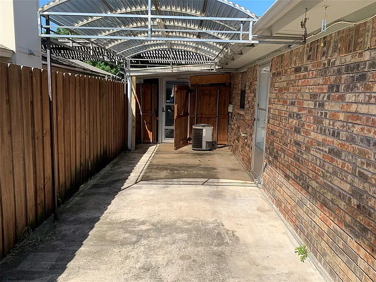 511 Essex Pl — Photo 18