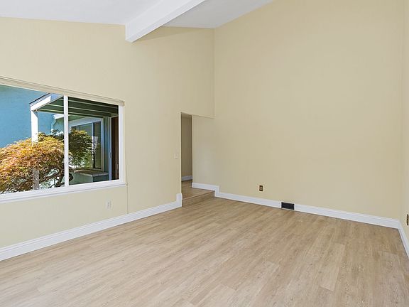 5th image of 1019 Banbury Ct