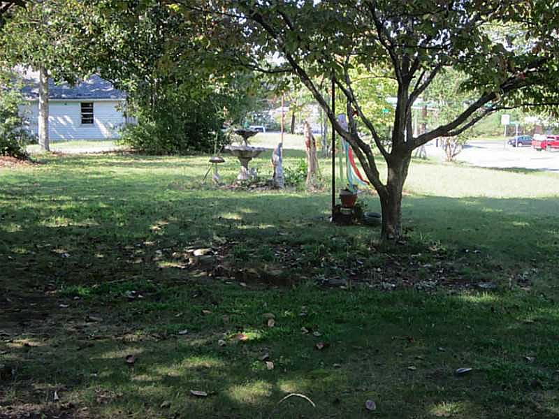 2nd image of 371 Harbins Rd