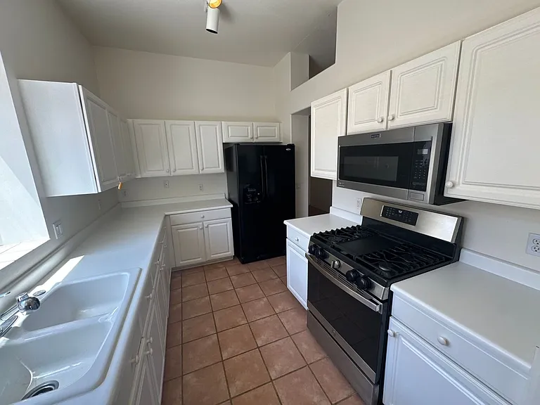 4709 E Prickly Pear Trl — Photo 7
