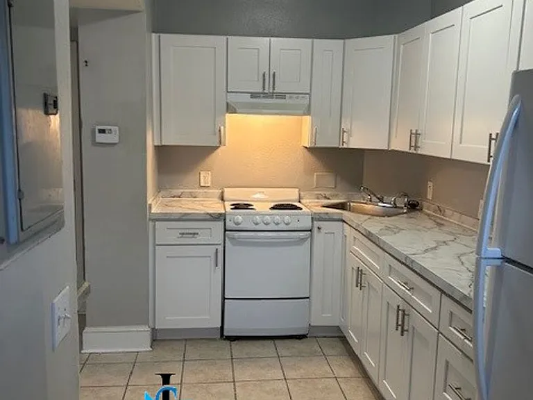 139 Cottage — Photo 2
