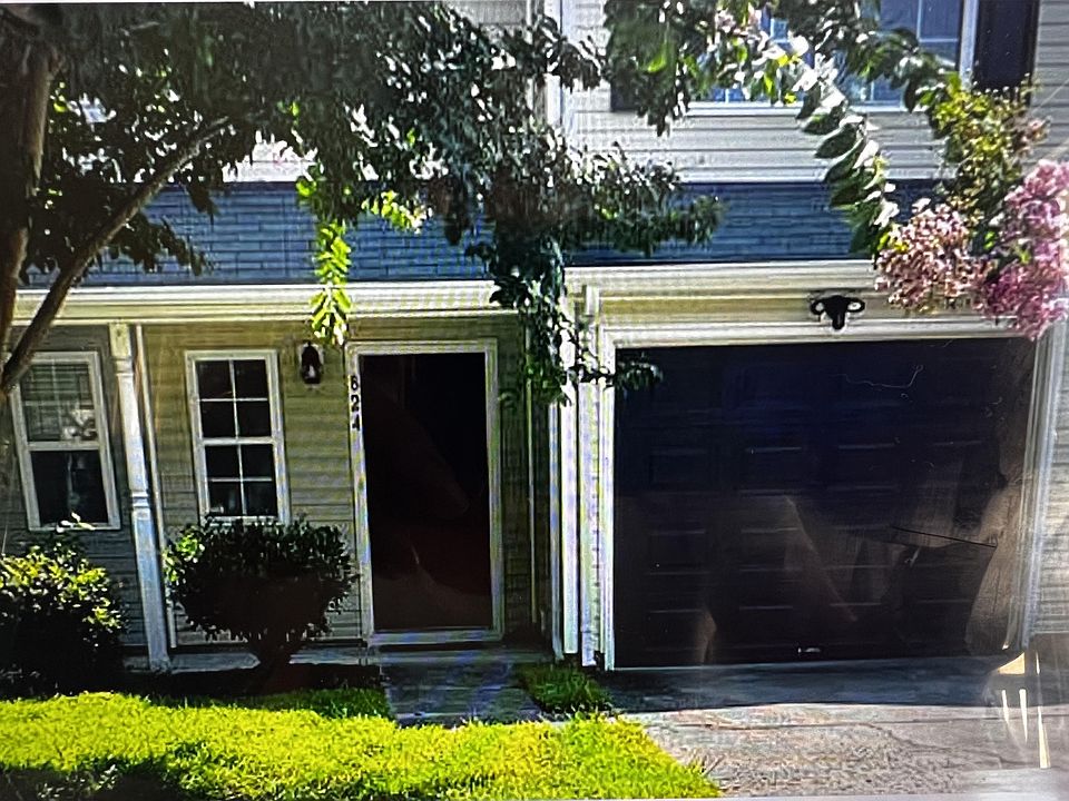 1st image of 824 Admissions Ct #1