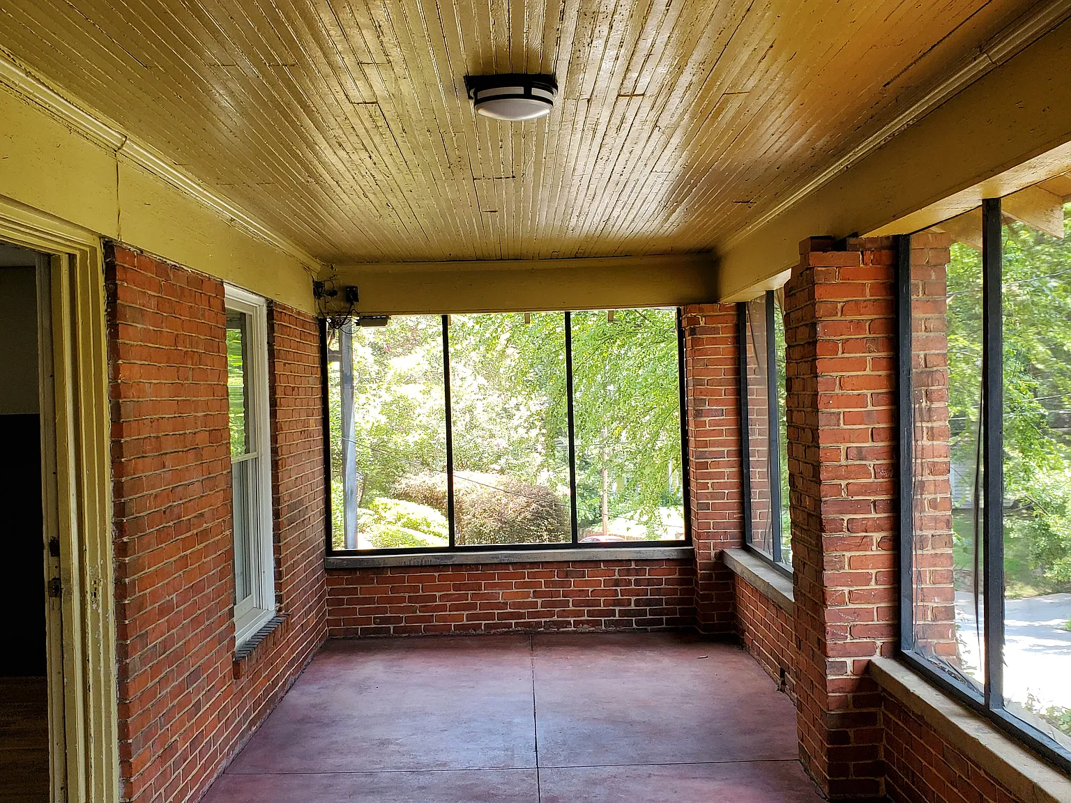 5 bed, 1817 sqft, $5,000 — Photo 2