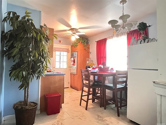 2nd image of 23 Wittman Ln