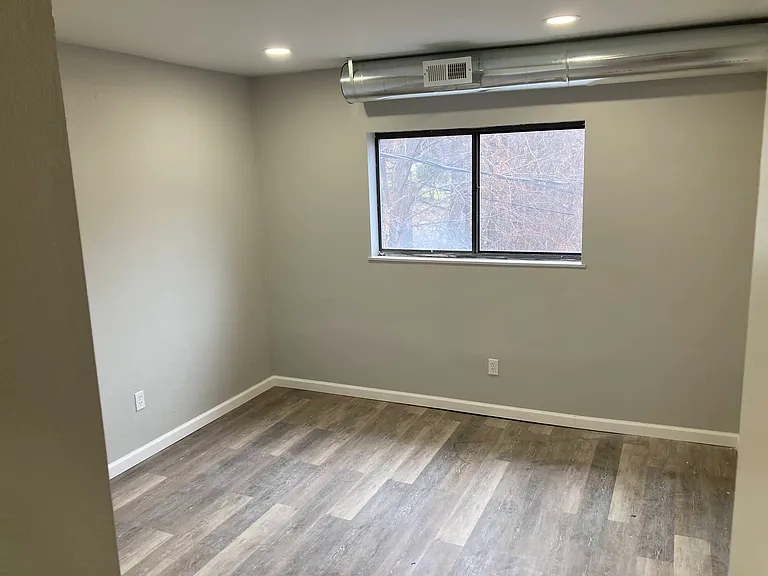 Euclid Estates — Photo 16