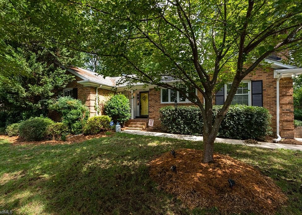 1st image of 2900 Robin Hood Dr