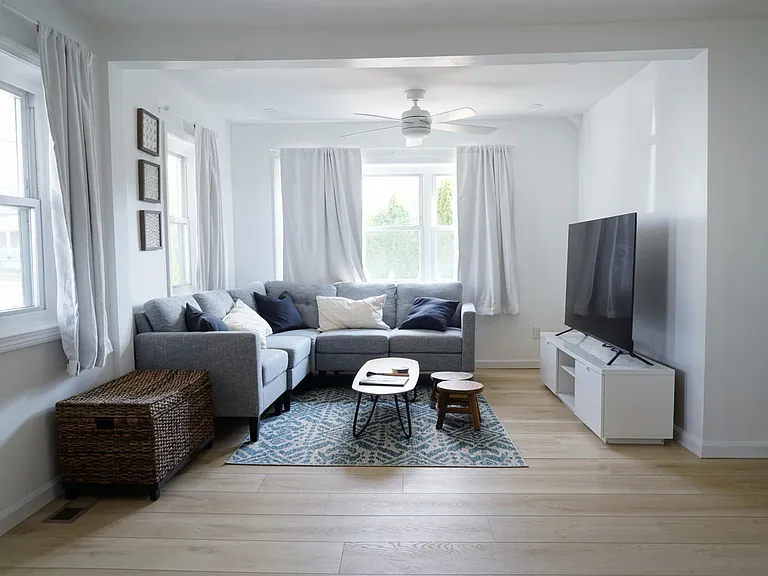 400 McCabe Ave #1 — Photo 5