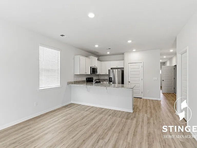 548 Hideaway St — Photo 22