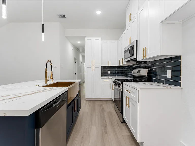 9406 Sandra St #A — Photo 13