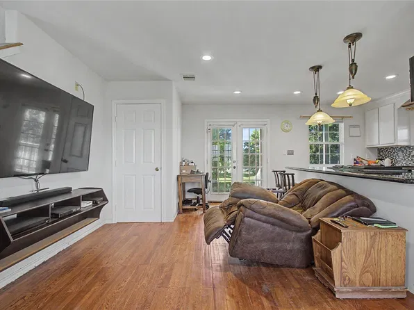 4201 Lawrence Rd, Beach City, TX 77523