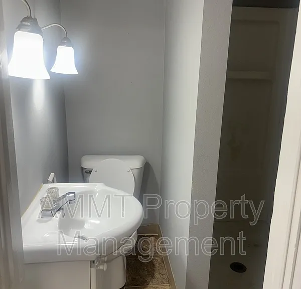 1725 D Ave NE #3 — Photo 4