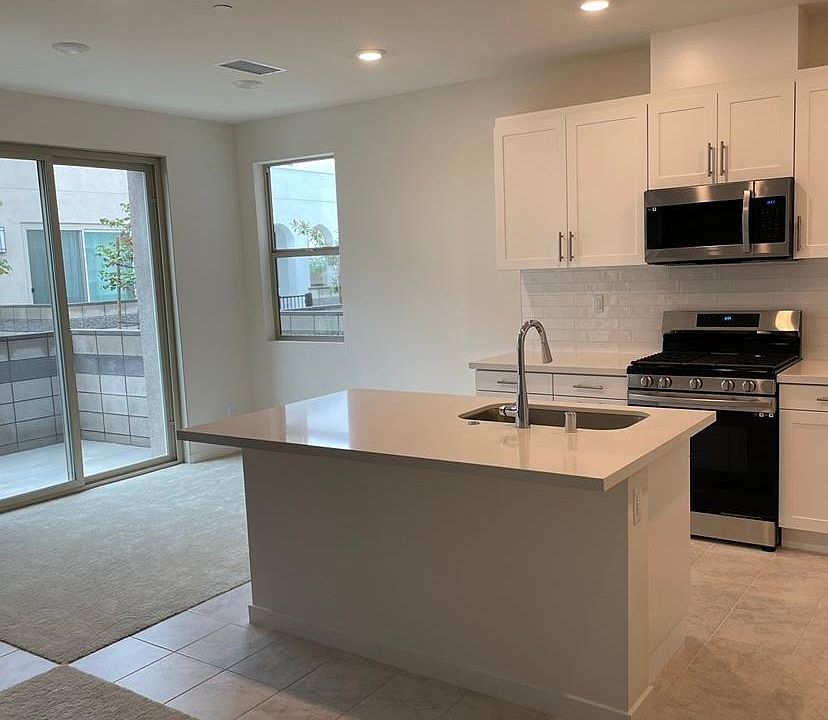 kitchen & dining area