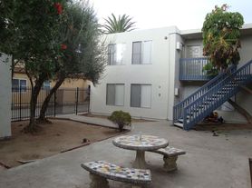 Menlo / Talmadge Villas, 16