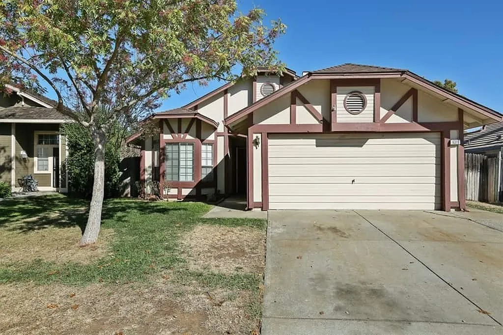 6319 Lochinvar Way photo 1
