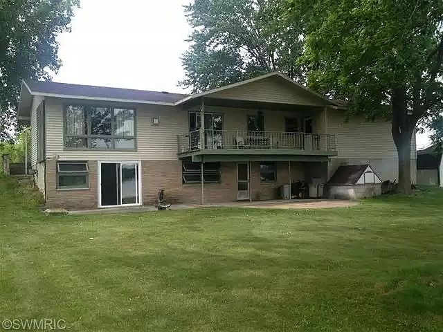 1st image of 480 Pearl Lake Dr