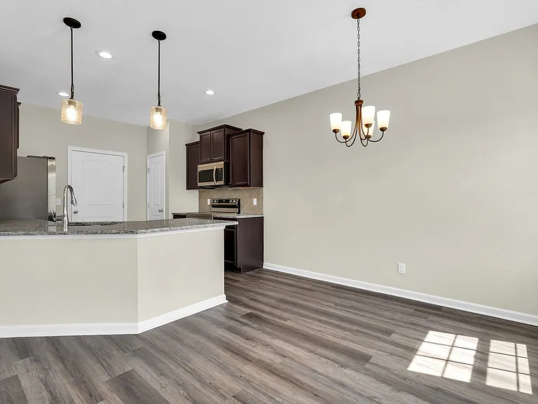 Dining Area & Kitchen