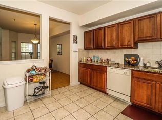 61 Forest Dr, Piscataway, NJ 08854