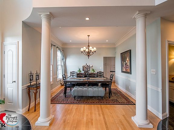 5th image of 100 Fox Den Ct