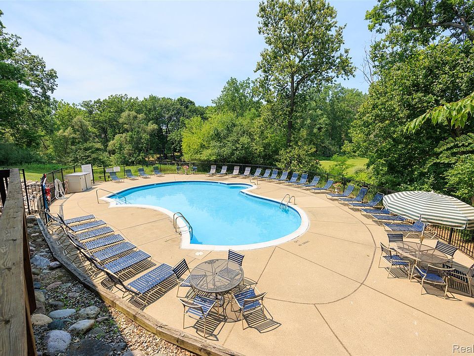 1693 Riverside Dr Apt 3, photo 24