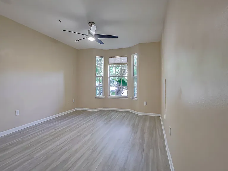12914 Penn Station Ct #101 — Photo 32