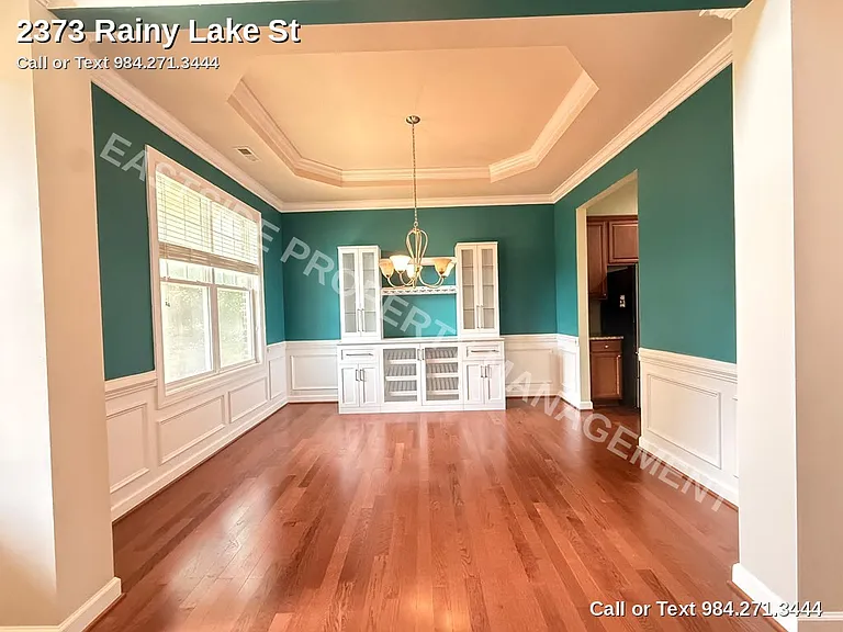 2373 Rainy Lake St — Photo 2