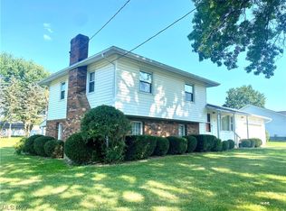 107 Wayne Ave, Creston, OH 44217