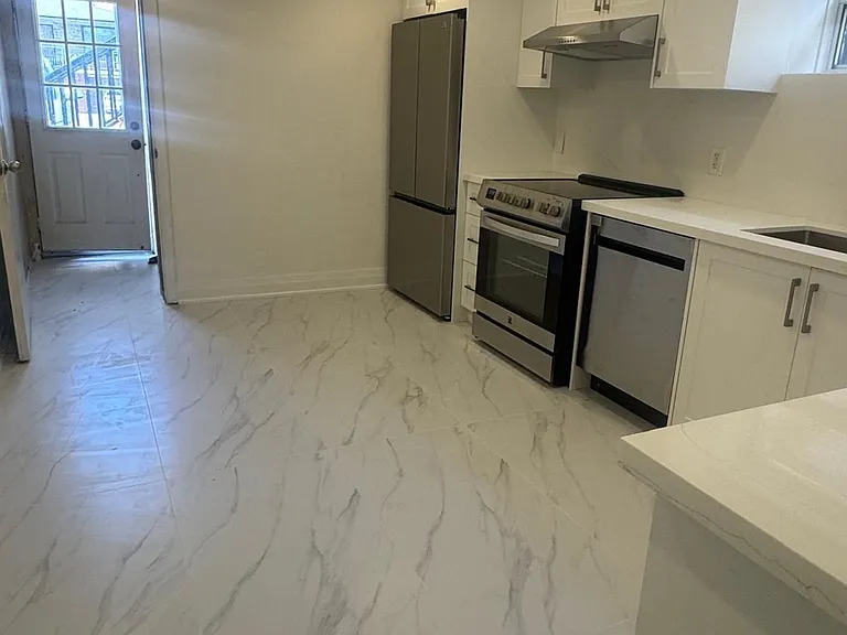 96 Bamford Cres #BASEMENT — Photo 6