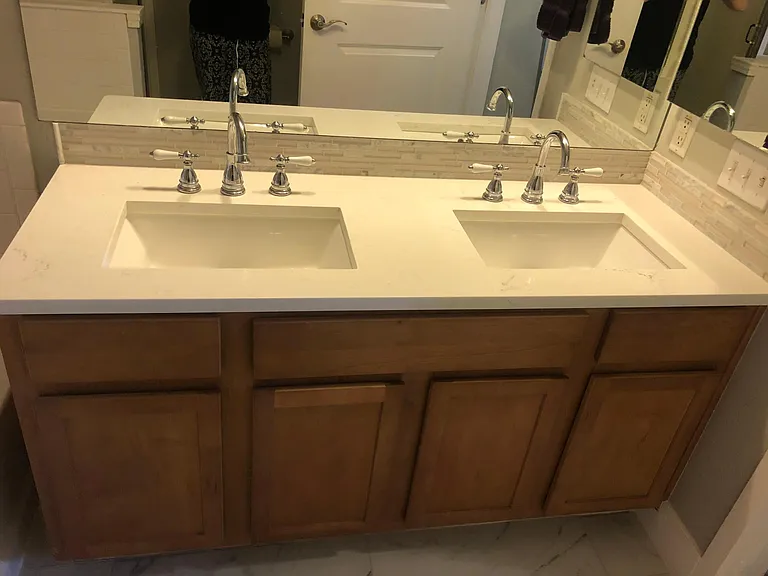 This is one of the only units in the building with a 2-sink master bathroom! Tons of storage space!