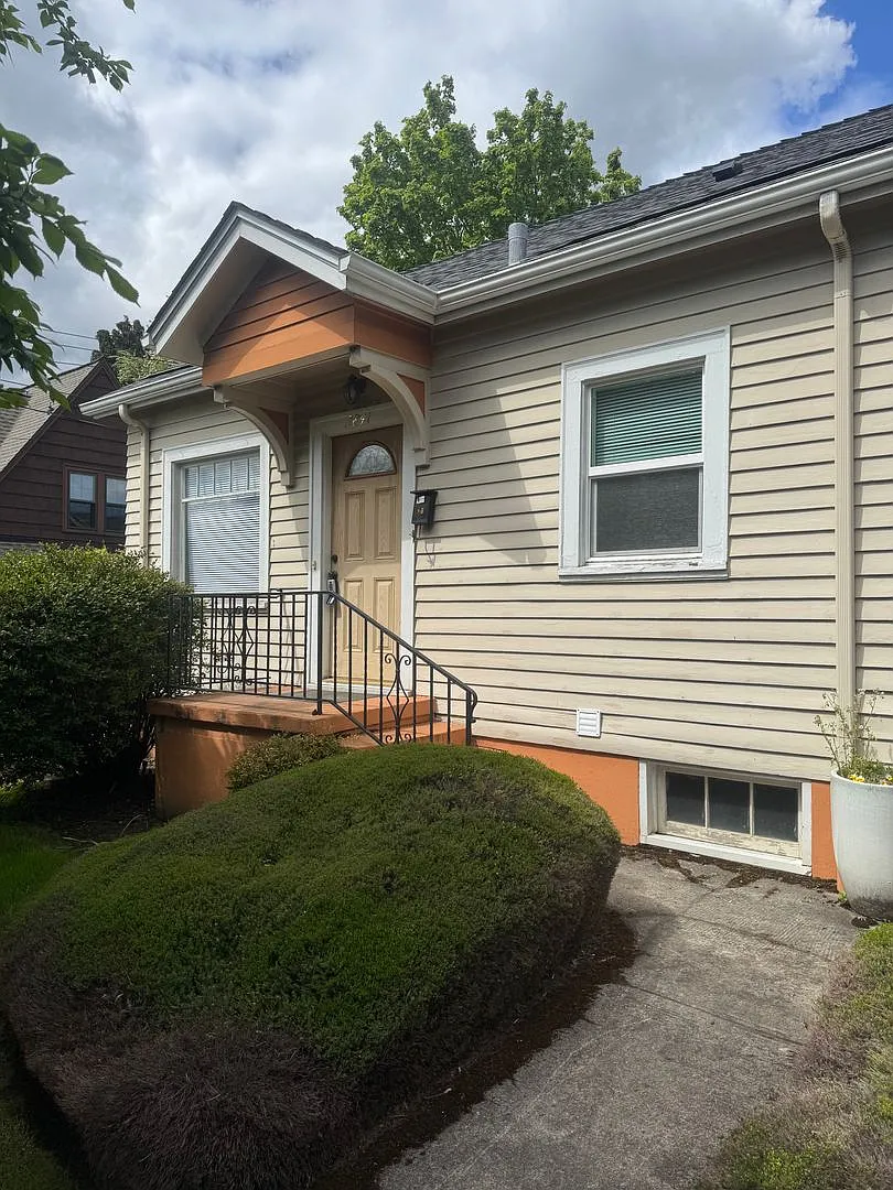 3841 & 3847 SE Kelly St #3841 photo 1