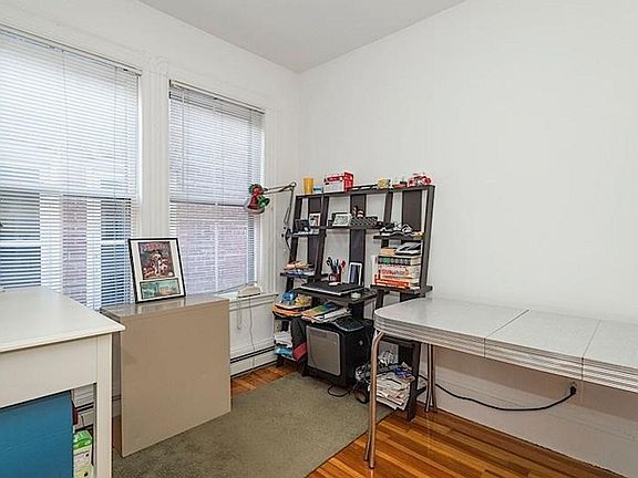3rd image of 137 Columbia St APT 3L