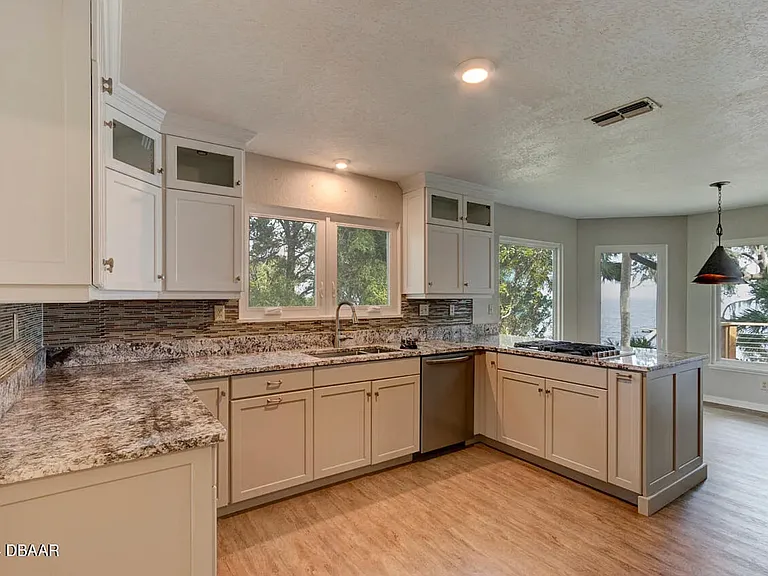 7827 NE 310th Ave — Photo 32