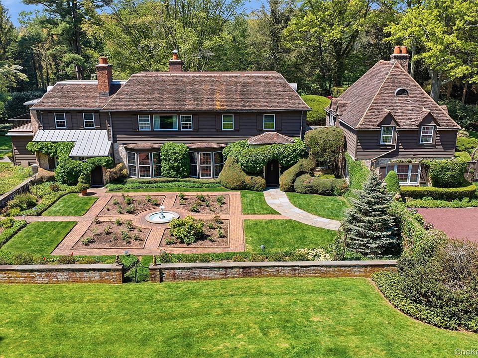 1st image of 285 Piping Rock Road