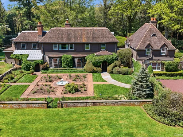 285 Piping Rock Road, Locust Valley, NY 11560