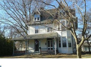33 W Ridley Ave, Ridley Park, PA 19078