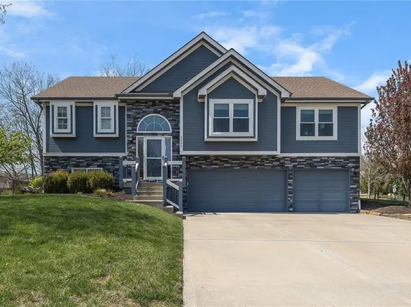 5240 NW Belton Ct, Riverside, MO 64150