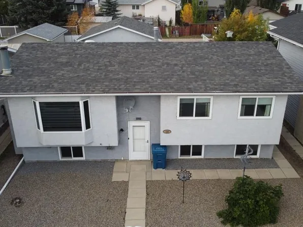 106 S Winkler Dr, Hanna, AB T0J 1P0
