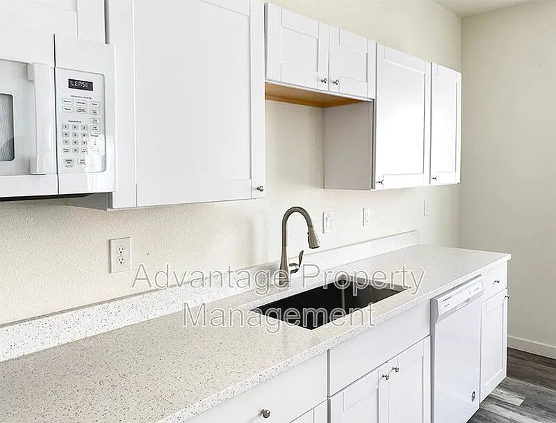 Building Photo - 368 Spaulding Ave #A2