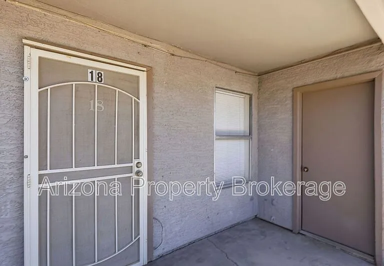 1625 N Date #18 — Photo 4