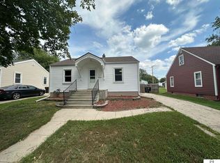 1216 N 9th St, Beatrice, NE 68310