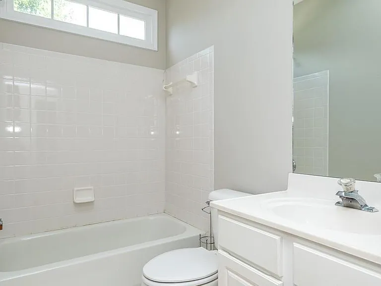 225 Heritage Lake Dr — Photo 46